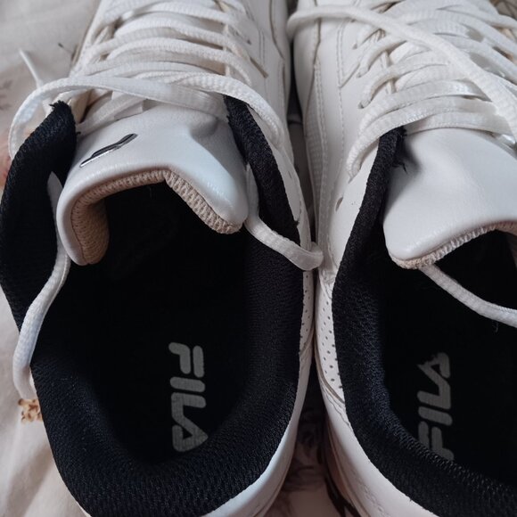 Fila women's 10 EU41.5 vintage white sneakers - Picture 11 of 14